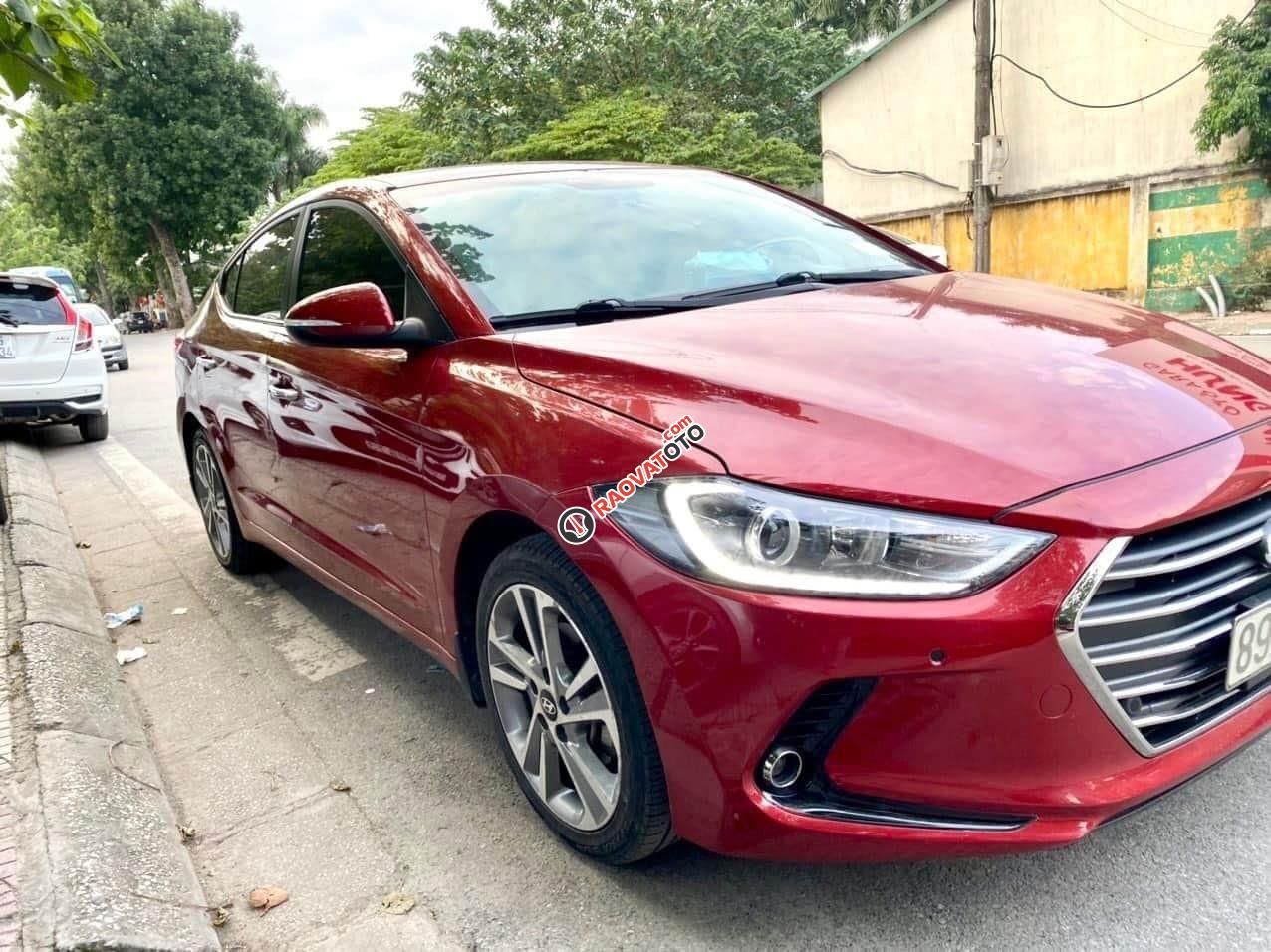 Cần bán xe Hyundai Elantra AT sản xuất năm 2018, màu đỏ-4