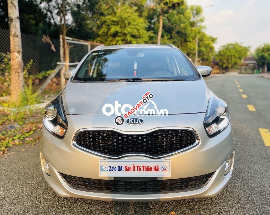 Cần bán gấp Kia Rondo 2.0 GAT năm 2015, màu bạc còn mới-0