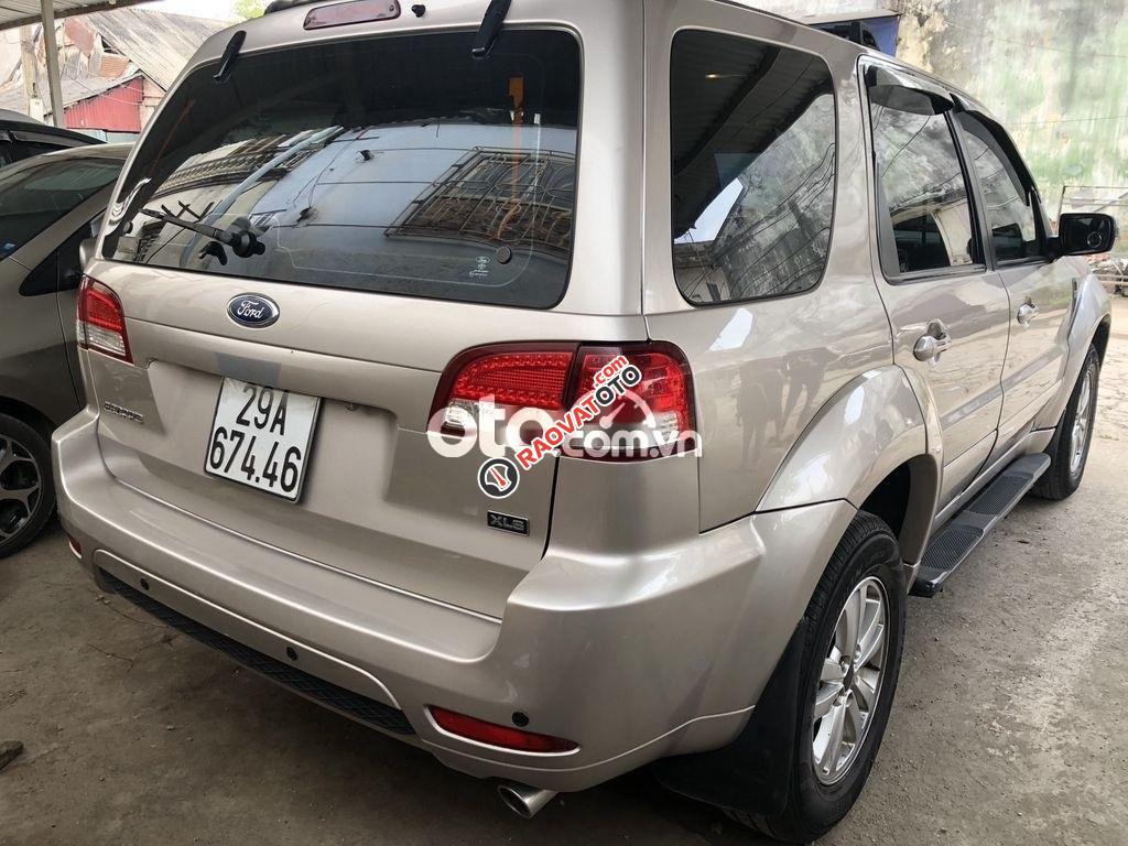 Cần bán xe Ford Escape XLS sản xuất năm 2010 chính chủ-10