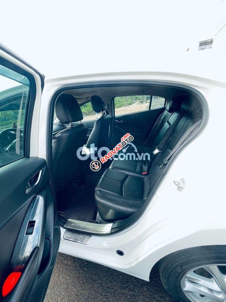 Cần bán Mazda 3 Facelift sản xuất 2017, màu trắng, xe nhập, 515 triệu-0