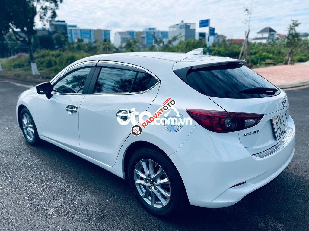Cần bán Mazda 3 Facelift sản xuất 2017, màu trắng, xe nhập, 515 triệu-6
