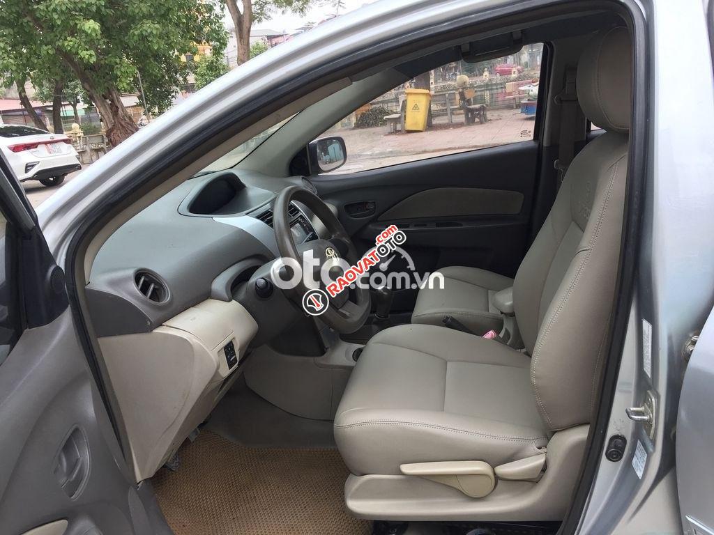 Bán Toyota Vios MT sản xuất 2011, màu bạc xe gia đình-4