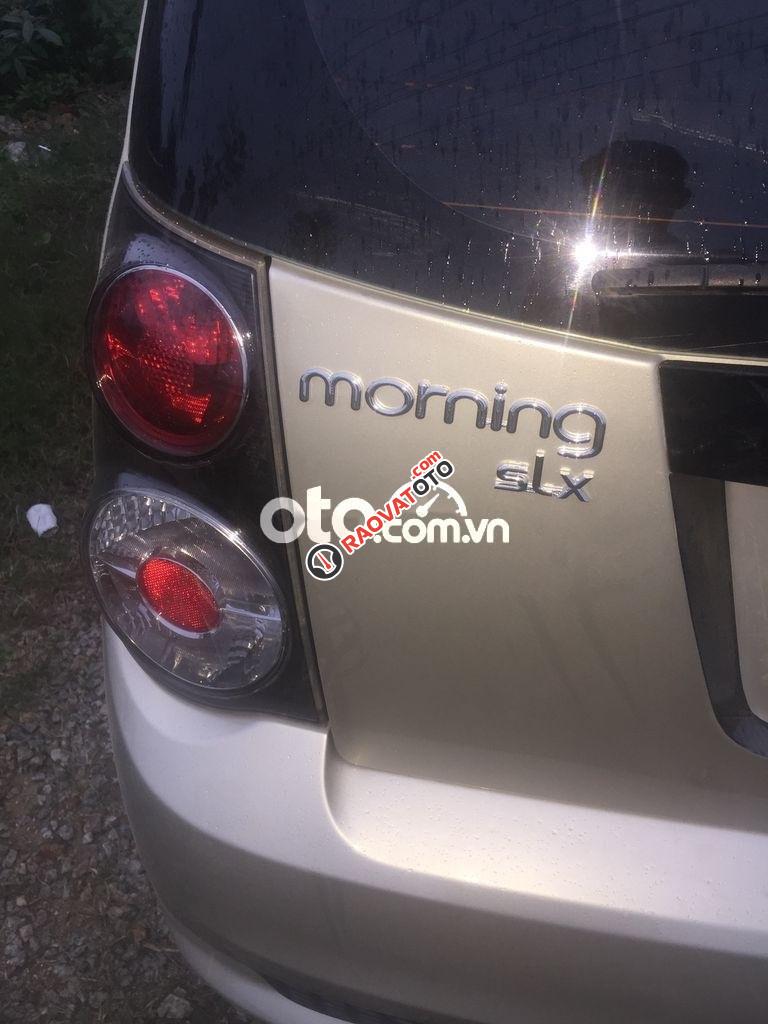 Cần bán lại xe Kia Morning MT năm sản xuất 2011, màu bạc, nhập khẩu xe gia đình-0