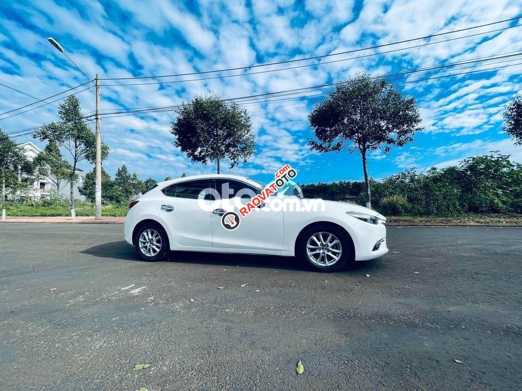 Cần bán Mazda 3 Facelift sản xuất 2017, màu trắng, xe nhập, 515 triệu-3