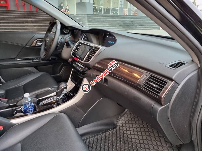 Cần bán lại xe Honda Accord 2.4 AT sản xuất 2017, màu đen, xe nhập-3