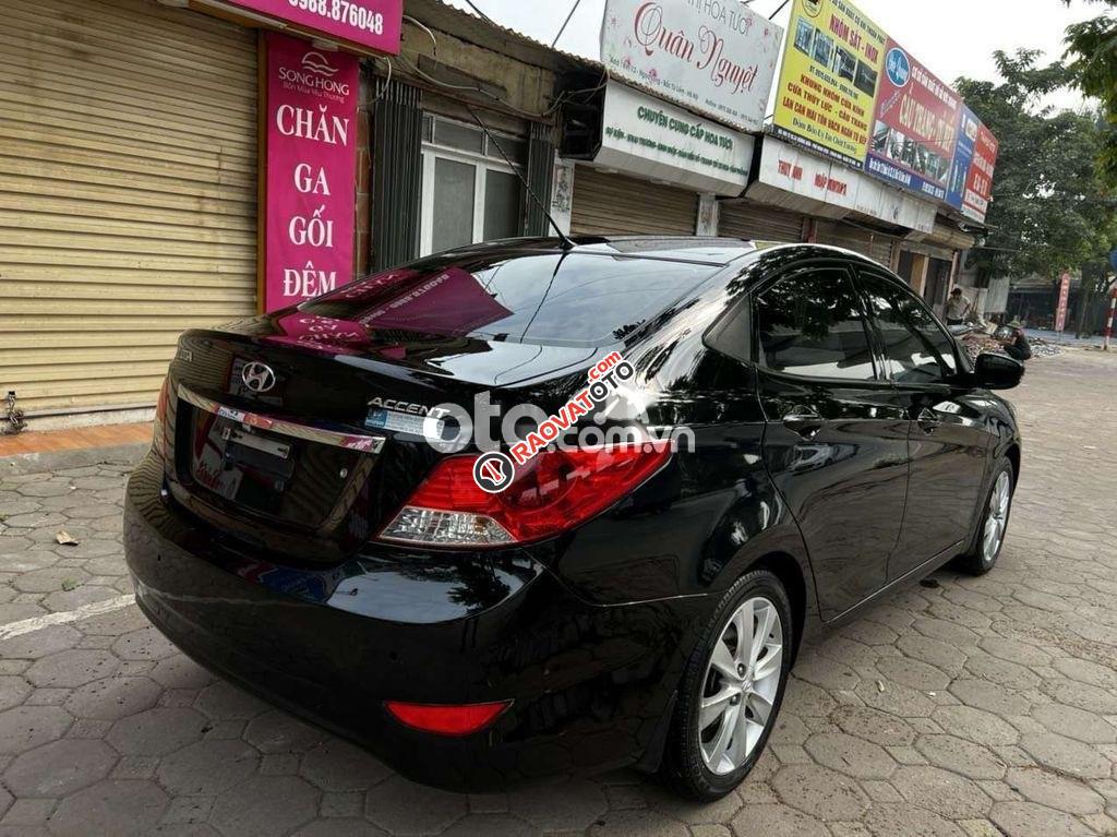 Cần bán gấp Hyundai Accent AT sản xuất năm 2011, màu đen, giá 320tr-3