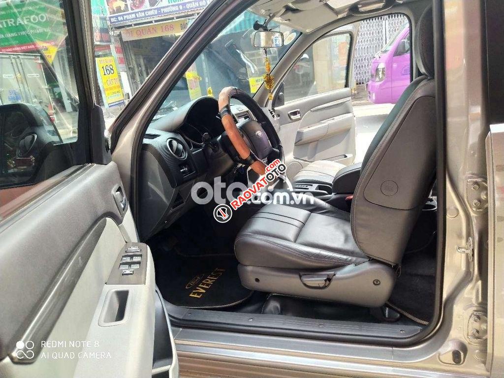 Cần bán lại xe Ford Everest Limited sản xuất năm 2013-4