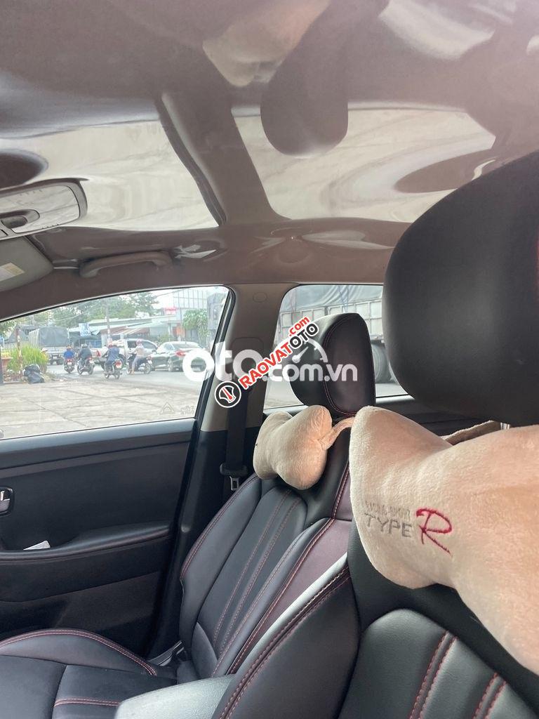 Bán Kia Rondo 2.0 GAT năm 2015, màu đen, nhập khẩu-9