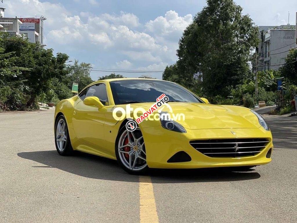 Cần bán lại xe Ferrari California sản xuất 2015, màu vàng, xe nhập-0
