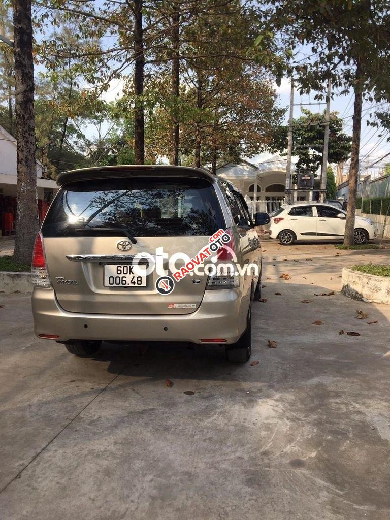 Cần bán lại xe Toyota Innova G sản xuất năm 2011 giá cạnh tranh-7