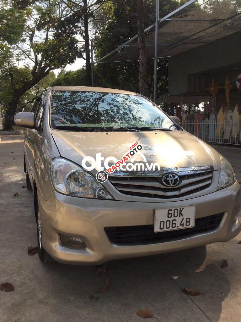 Cần bán lại xe Toyota Innova G sản xuất năm 2011 giá cạnh tranh-9