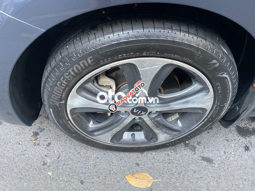 Bán Kia Rondo 2.0 GAT năm 2015, màu đen, nhập khẩu-6