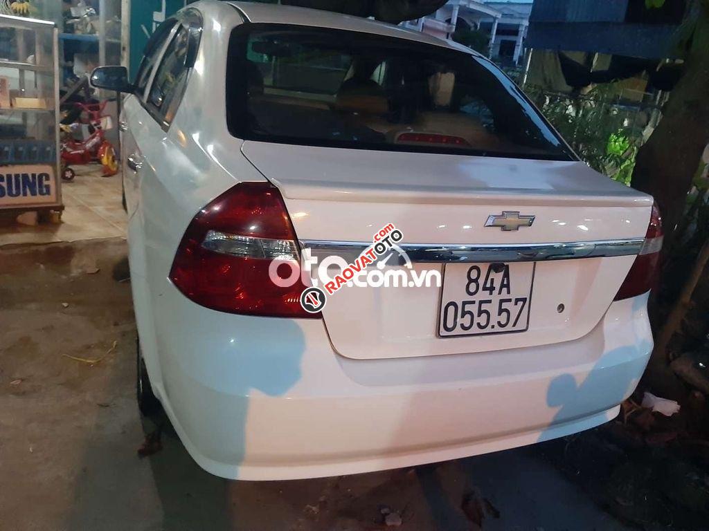 Bán Chevrolet Aveo MT sản xuất năm 2015, màu trắng, nhập khẩu-2