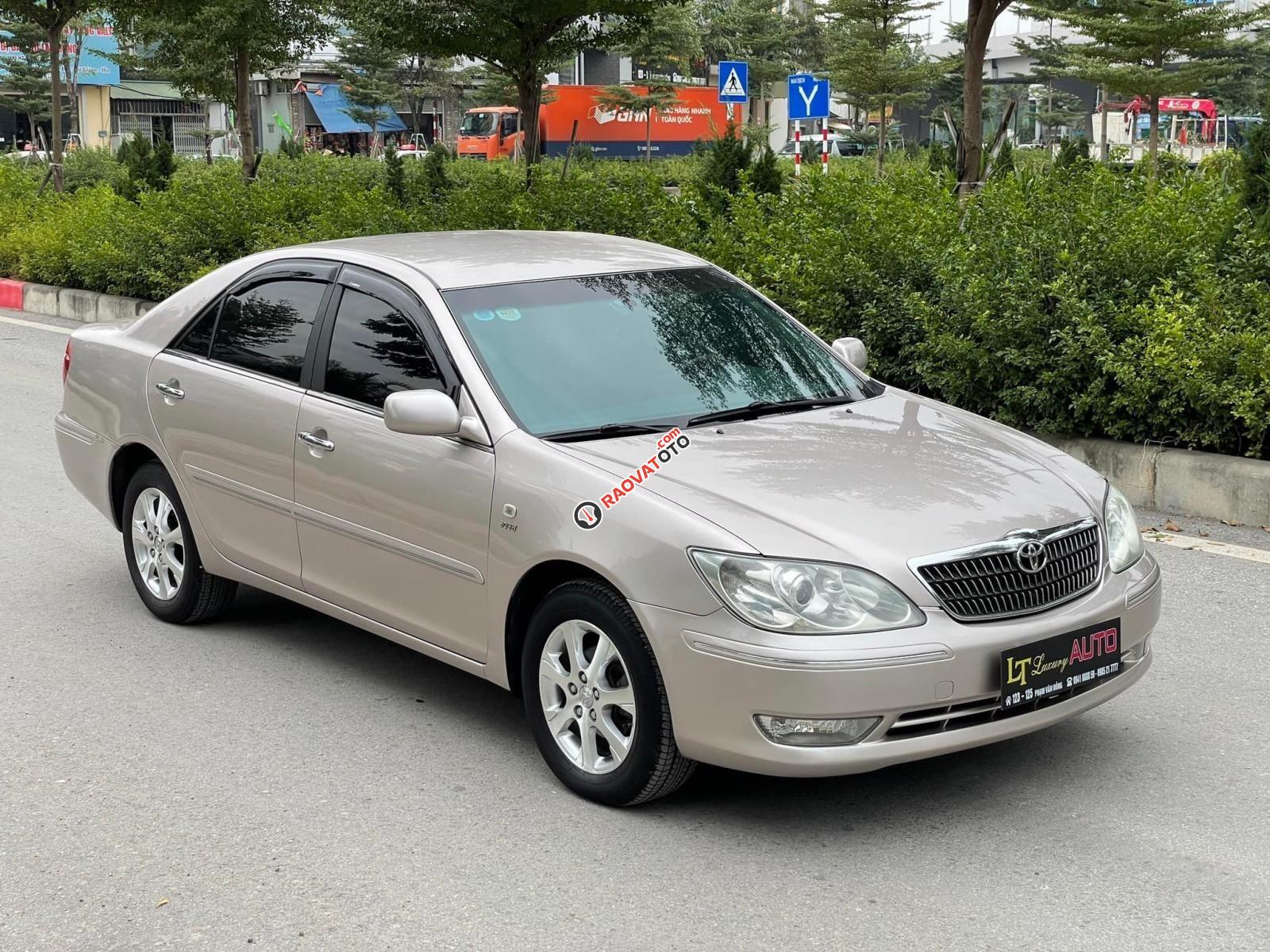 Bán ô tô Toyota Camry 3.0V sản xuất 2005, màu xám, 325tr-0