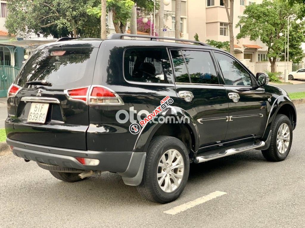 Cần bán gấp Mitsubishi Pajero Sport 4x2 AT năm 2016, màu đen-2