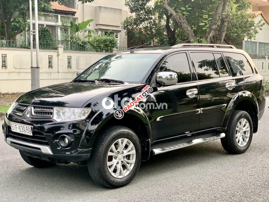 Cần bán gấp Mitsubishi Pajero Sport 4x2 AT năm 2016, màu đen-1