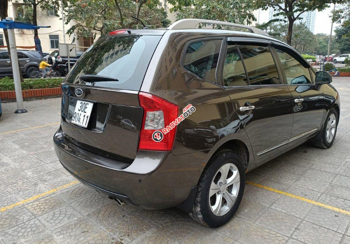 Cần bán Kia Carens 2.0 MT năm sản xuất 2016, màu nâu  -0