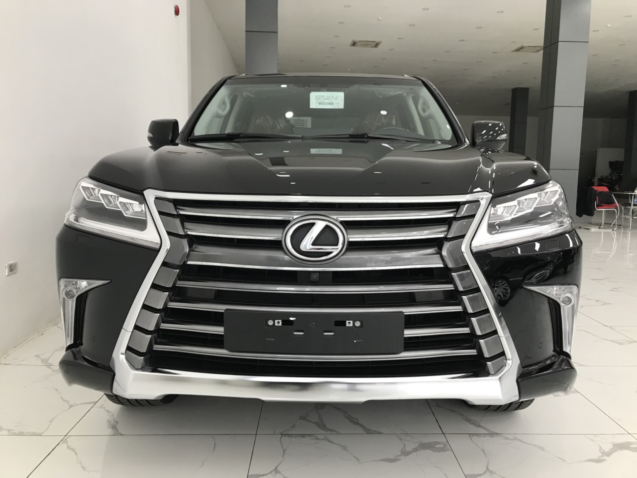 Bán xe Lexus LX570 màu đen nội thất nâu đỏ model 2022 nhập mới 100%-0