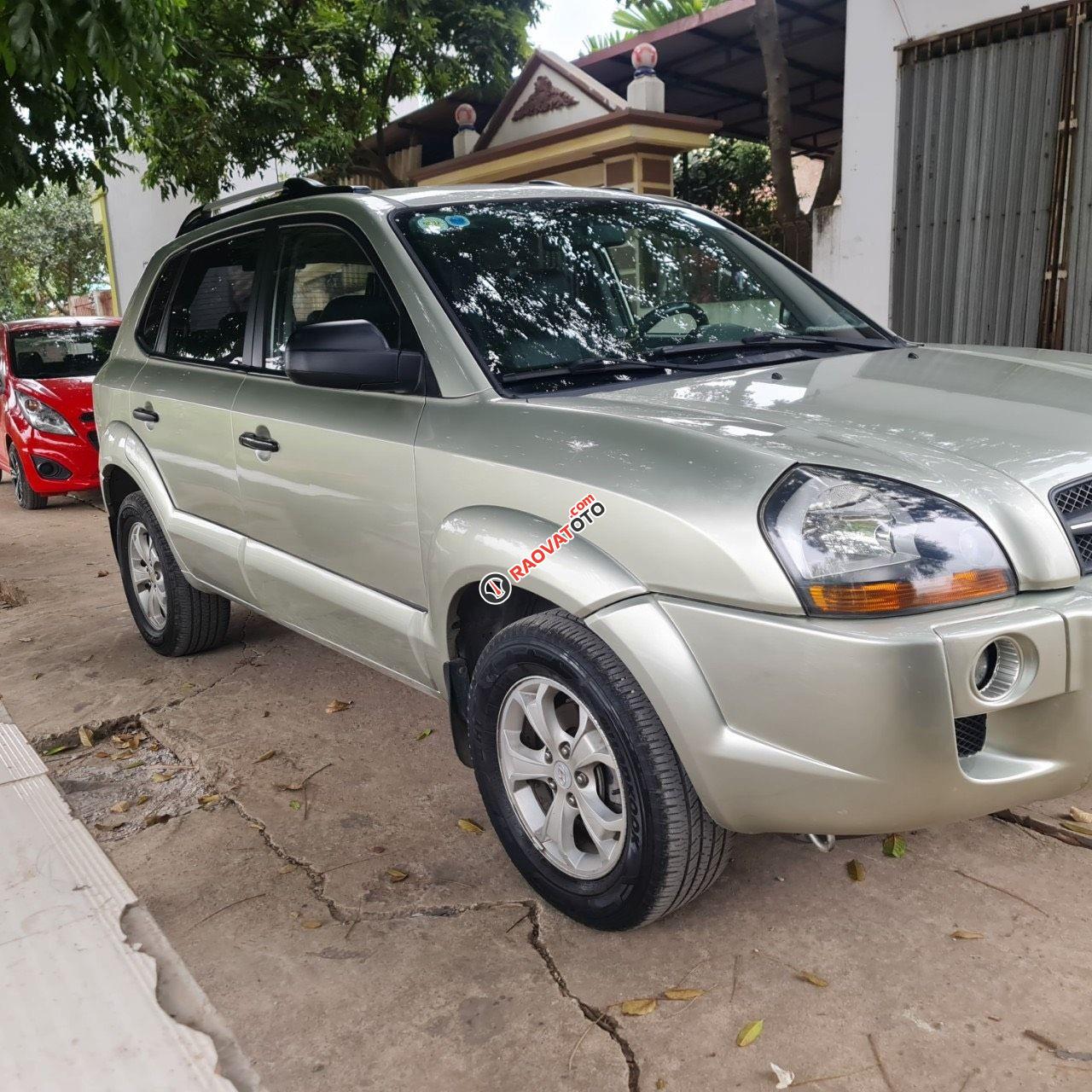 Bán xe Hyundai Tucson AT sản xuất 2011, xe nhập khẩu, bản full-0