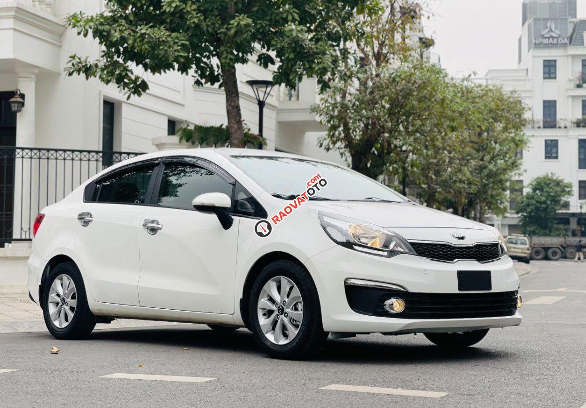 Cần bán xe Kia Rio 1.4 AT năm sản xuất 2015, màu trắng, nhập khẩu nguyên chiếc, giá 370tr-2