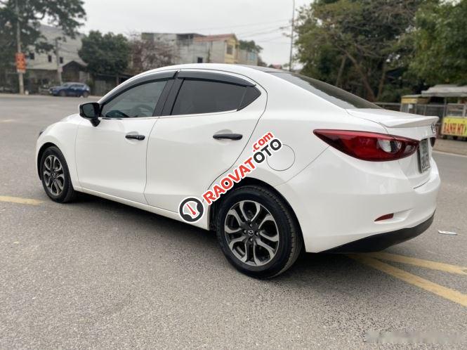 Cần bán lại xe Mazda 2 1.5AT sản xuất 2016, màu trắng còn mới-6