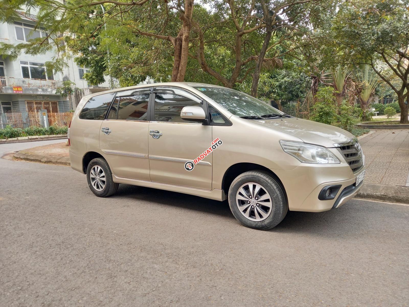 Bán Toyota Innova E xịn 2016 biển Hà Nội, 372tr-9