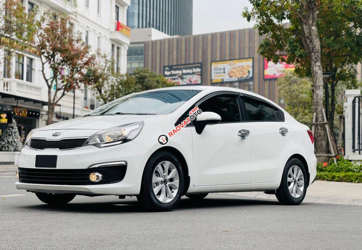 Cần bán xe Kia Rio 1.4 AT năm sản xuất 2015, màu trắng, nhập khẩu nguyên chiếc, giá 370tr-1