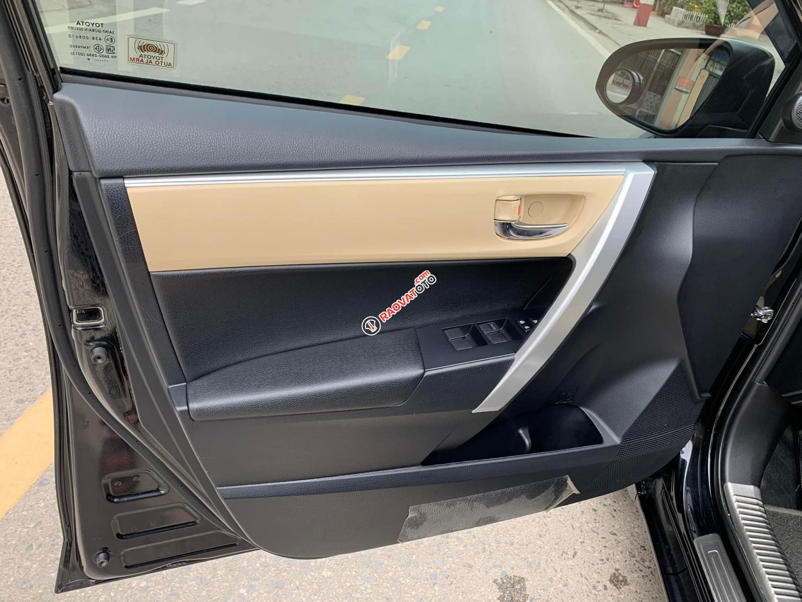 Xe Toyota Corolla Altis 1.8G AT năm sản xuất 2019, màu đen-8