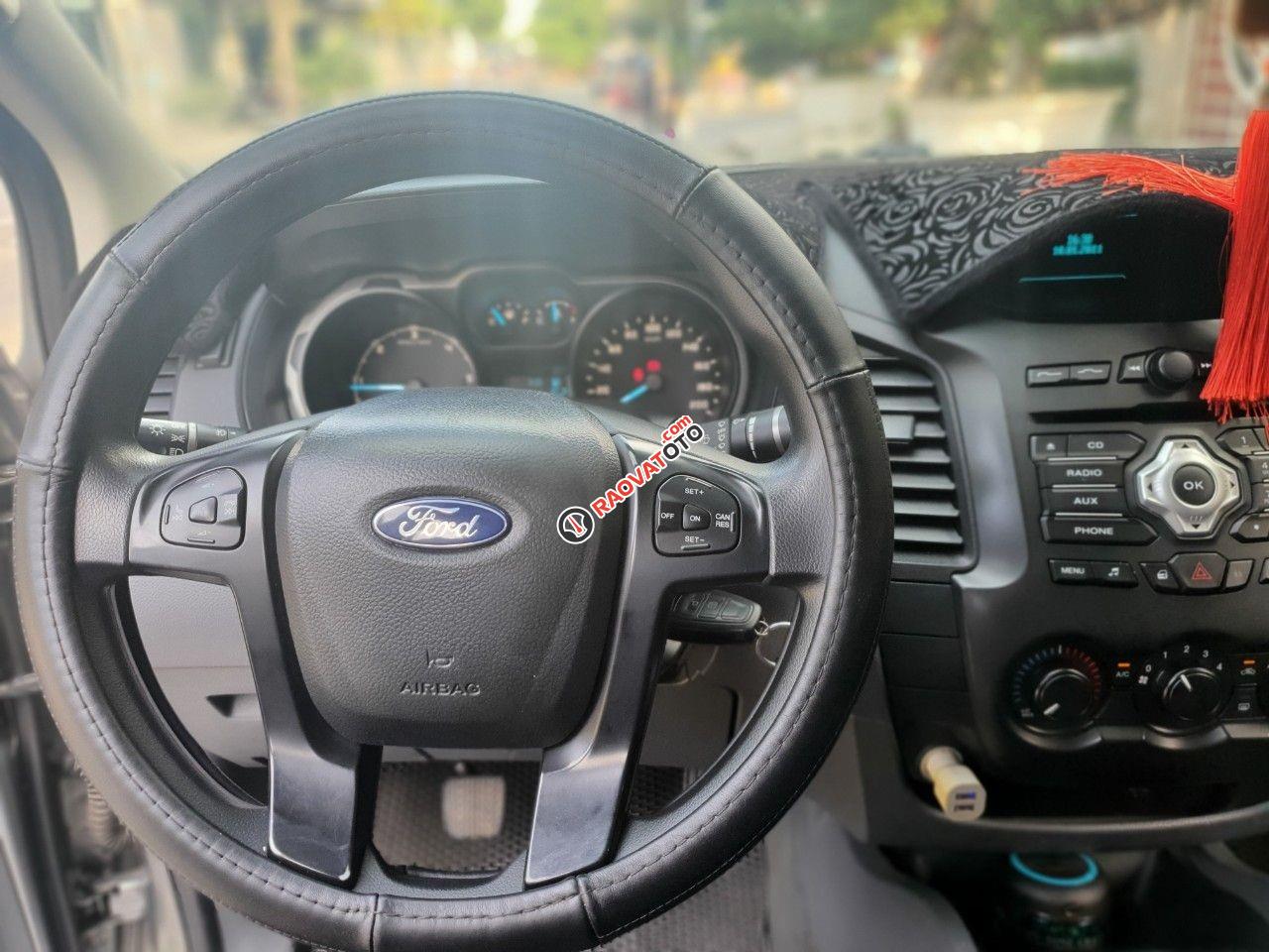 Ranger XLS 2.2L 4x2 MT 1 cầu số sàn nhập Thái xe đẹp, vay 70%-0