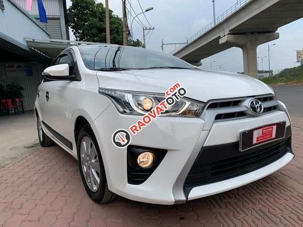 Bán xe Toyota Yaris 1.3G năm sản xuất 2015, màu trắng, giá tốt-0