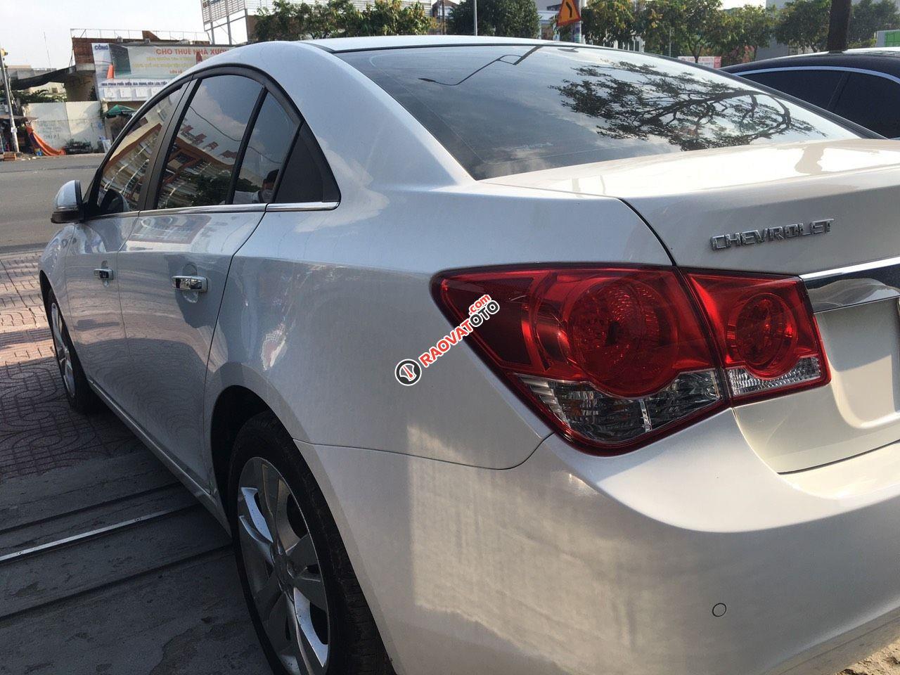 Bán xe Chevrolet Cruze LTZ 2015 trắng, odo 8300km, như mới, 390 triệu-5