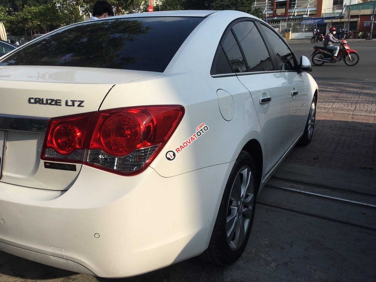 Bán xe Chevrolet Cruze LTZ 2015 trắng, odo 8300km, như mới, 390 triệu-4