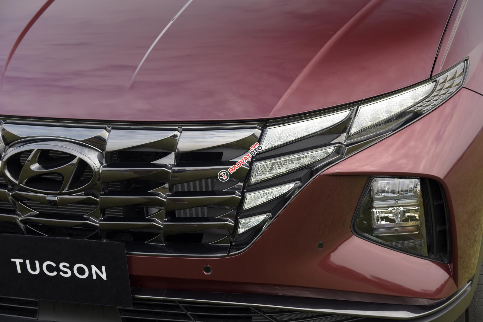 Bán Hyundai Tucson AT 2021, màu đỏ - Giảm 30tr trừ thẳng vào giá, hỗ trợ 50% thuế trước bạ, sẵn xe giao ngay-3