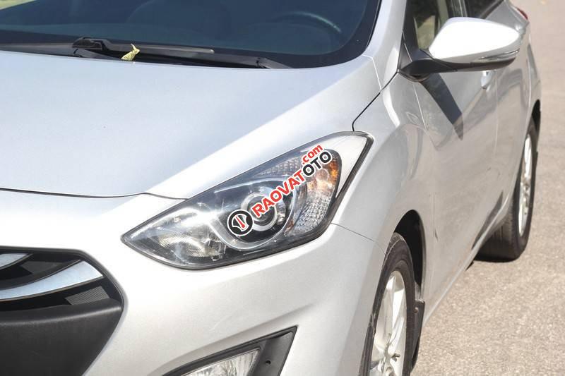 Bán Hyundai i30 AT năm sản xuất 2013, màu bạc, nhập khẩu, 398 triệu-3