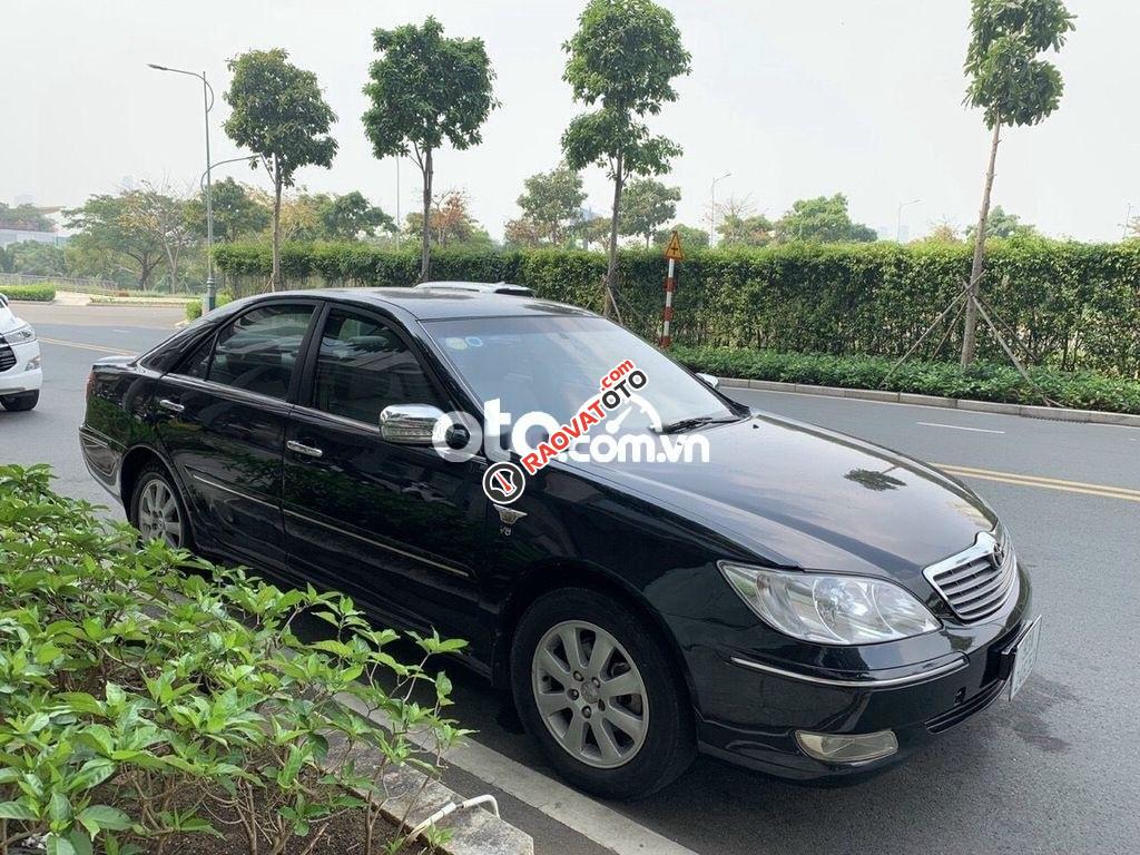 Cần bán xe Toyota Camry 3.0V sản xuất 2003, màu đen-0