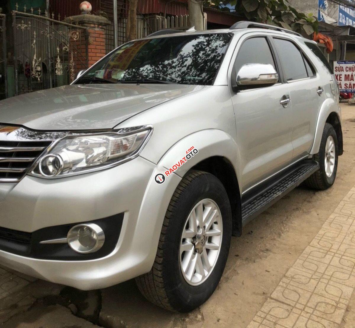 Bán Toyota Fortuner G sản xuất 2012, màu bạc-3