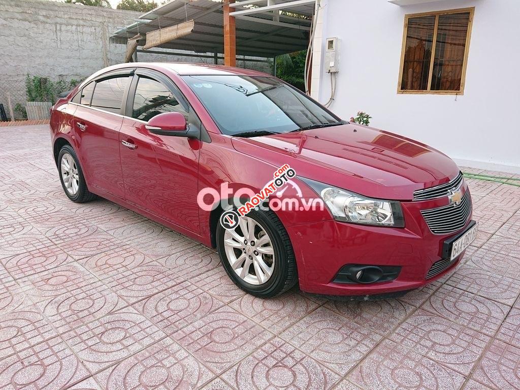 Cần bán xe Chevrolet Cruze LS sản xuất 2015, màu đỏ số sàn-1