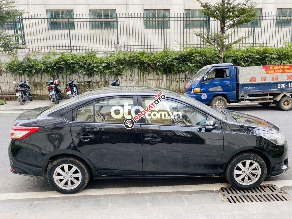 Bán Toyota Vios E năm sản xuất 2015, màu đen số sàn, giá chỉ 295 triệu-2