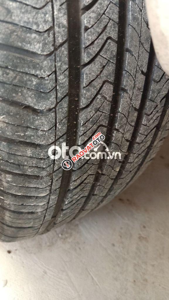 Xe Ford Everest MT năm 2005, xe nhập-1