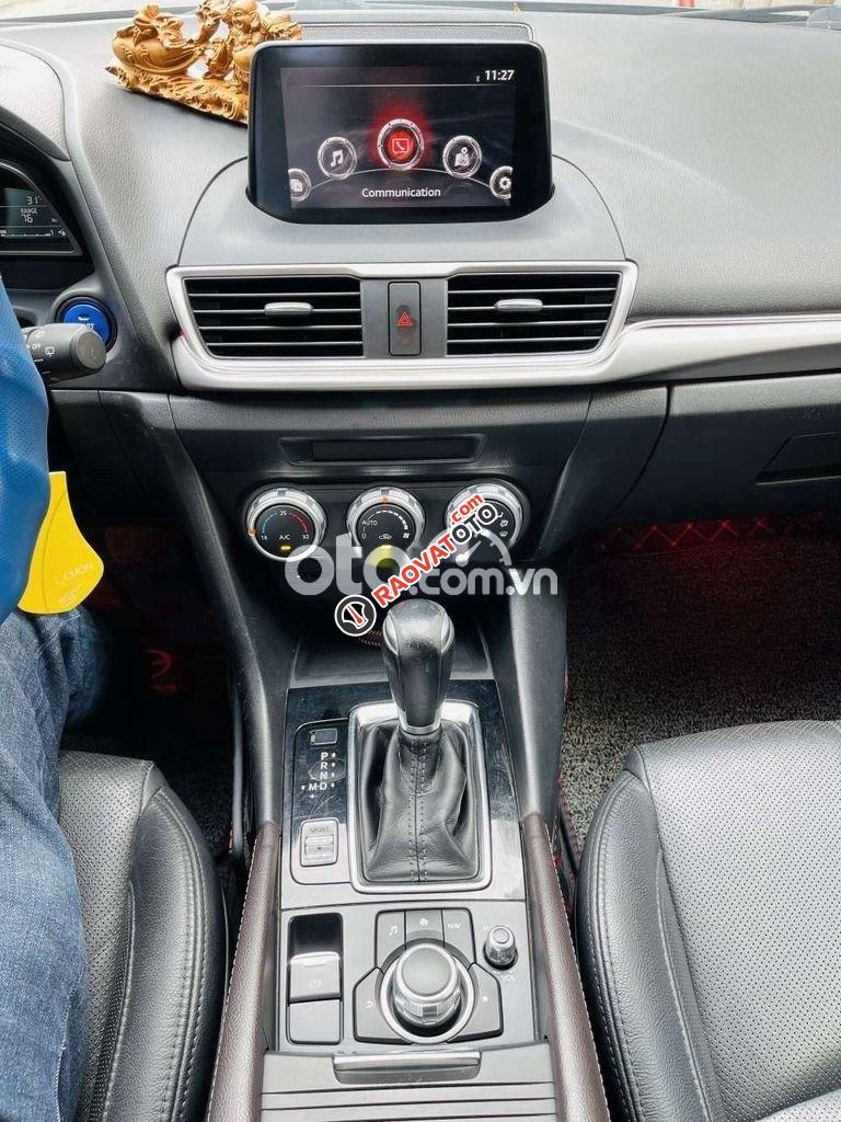 Cần bán lại xe Mazda 3 1.5  Facelift năm sản xuất 2017, màu xanh lam-5