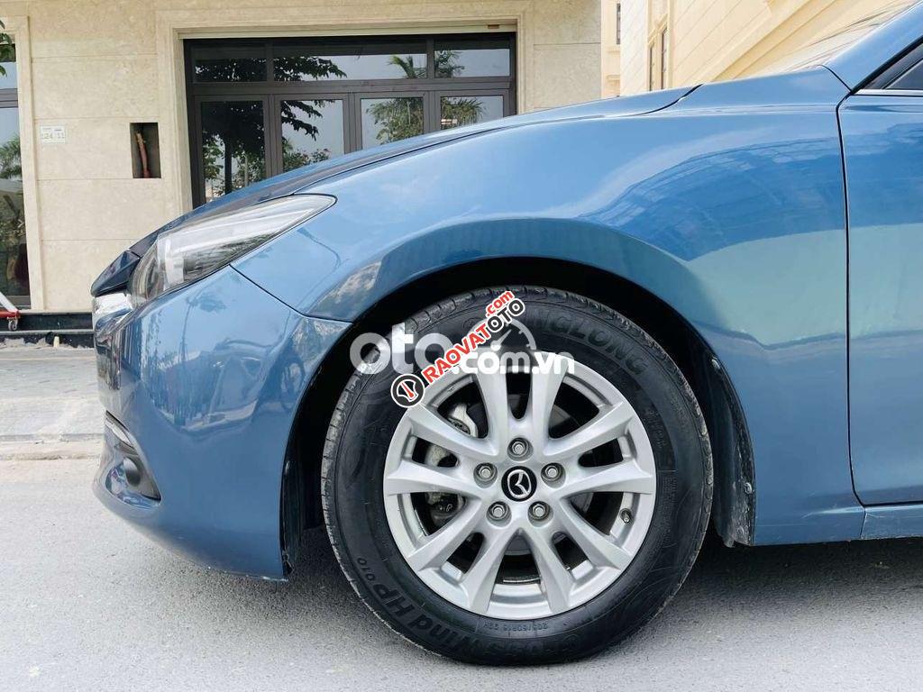 Cần bán lại xe Mazda 3 1.5  Facelift năm sản xuất 2017, màu xanh lam-8