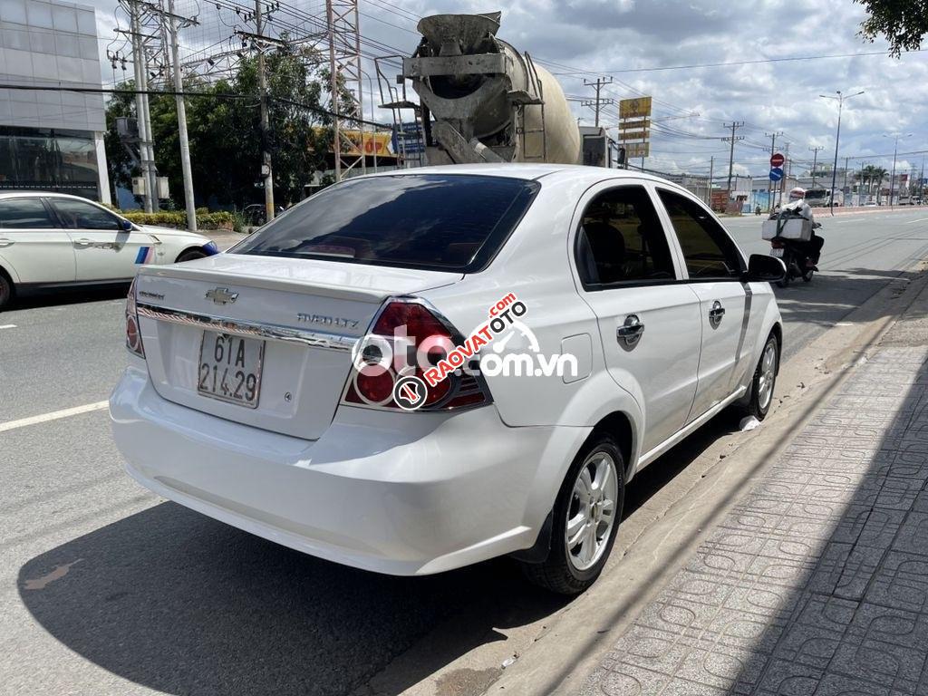 Bán Chevrolet Aveo 1.5AT năm 2014, màu trắng chính chủ-2