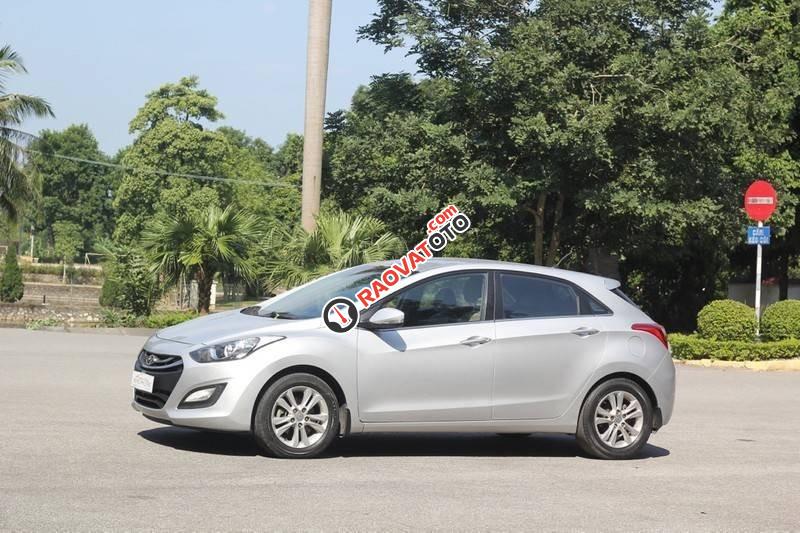 Bán Hyundai i30 AT năm sản xuất 2013, màu bạc, nhập khẩu, 398 triệu-0