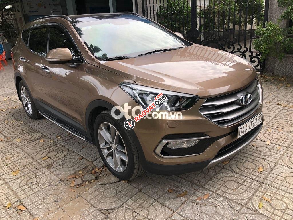 Cần bán xe Hyundai Santa Fe 2.4AT 4WD sản xuất 2017, màu nâu, giá tốt-3