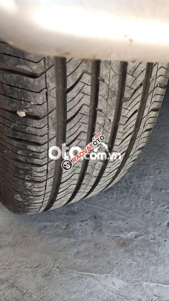 Xe Ford Everest MT năm 2005, xe nhập-2