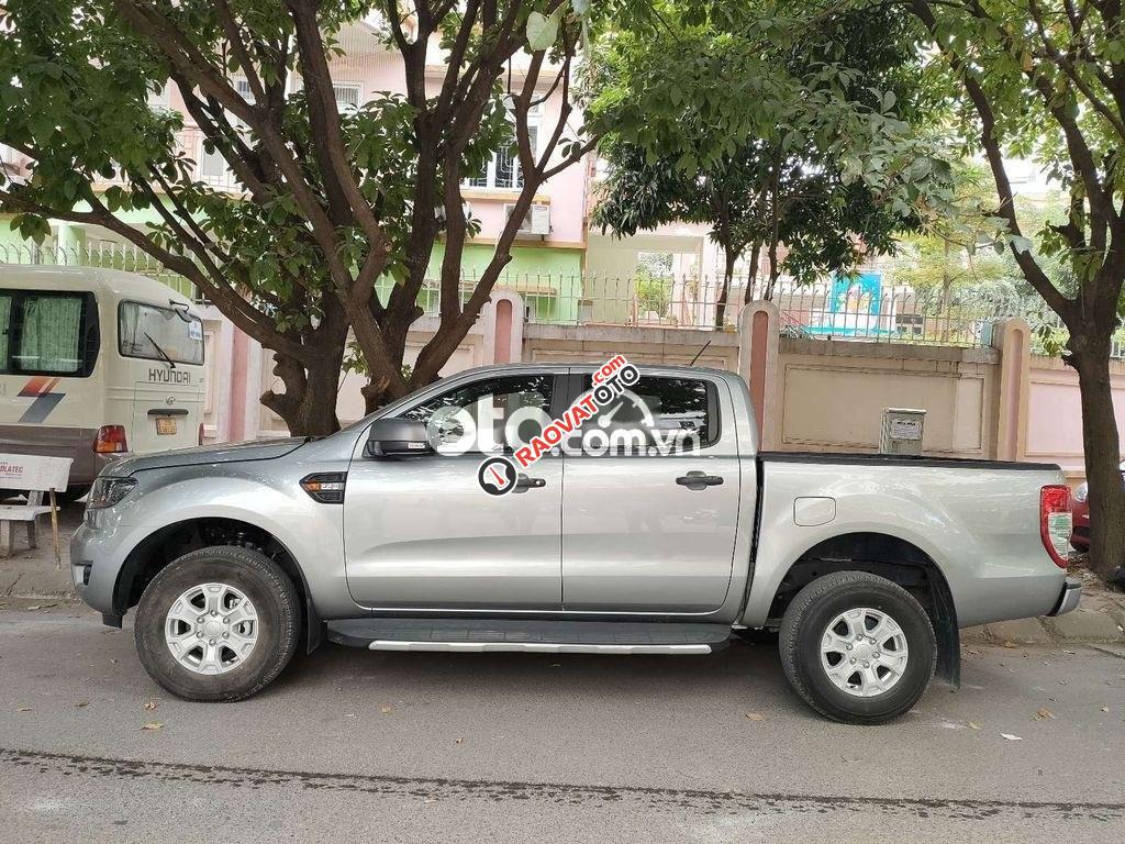 Cần bán gấp Ford Ranger XLS 4x2 AT sản xuất năm 2019, xe nhập-7