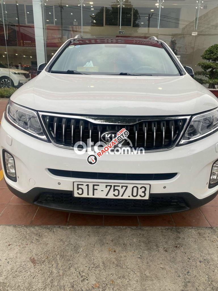 Bán Kia Sorento AT sản xuất 2016, màu trắng, 615tr-0