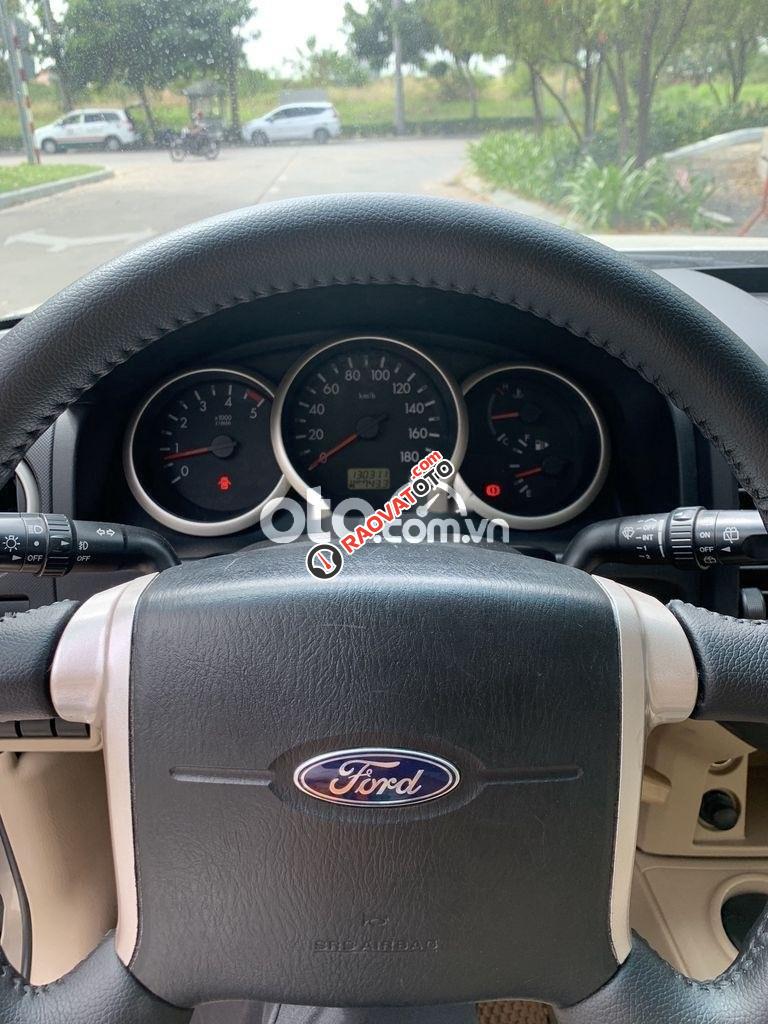Cần bán gấp Ford Everest MT sản xuất 2012-8