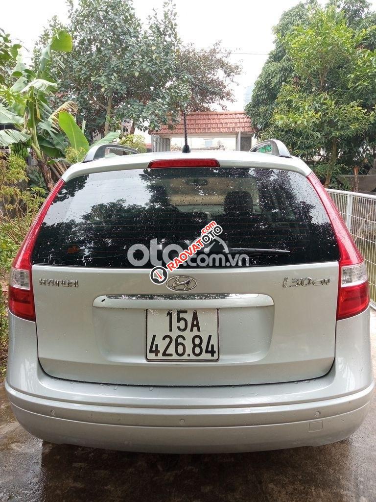 Bán xe Hyundai i30 CW năm 2009, màu bạc, xe nhập còn mới-2