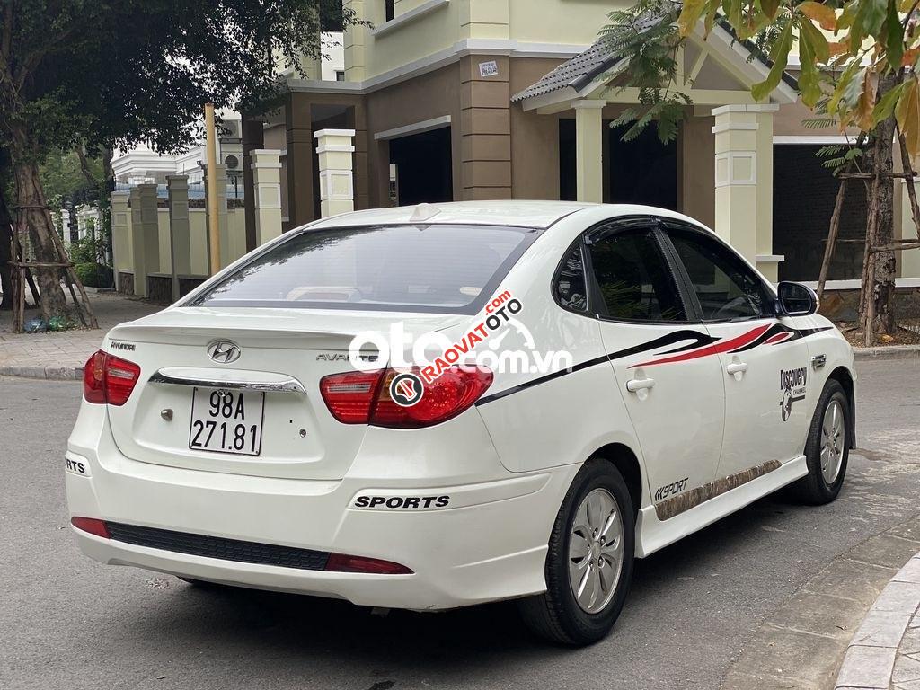 Xe Hyundai Avante 1.6MT sản xuất năm 2016, màu trắng, nhập khẩu nguyên chiếc giá cạnh tranh-4